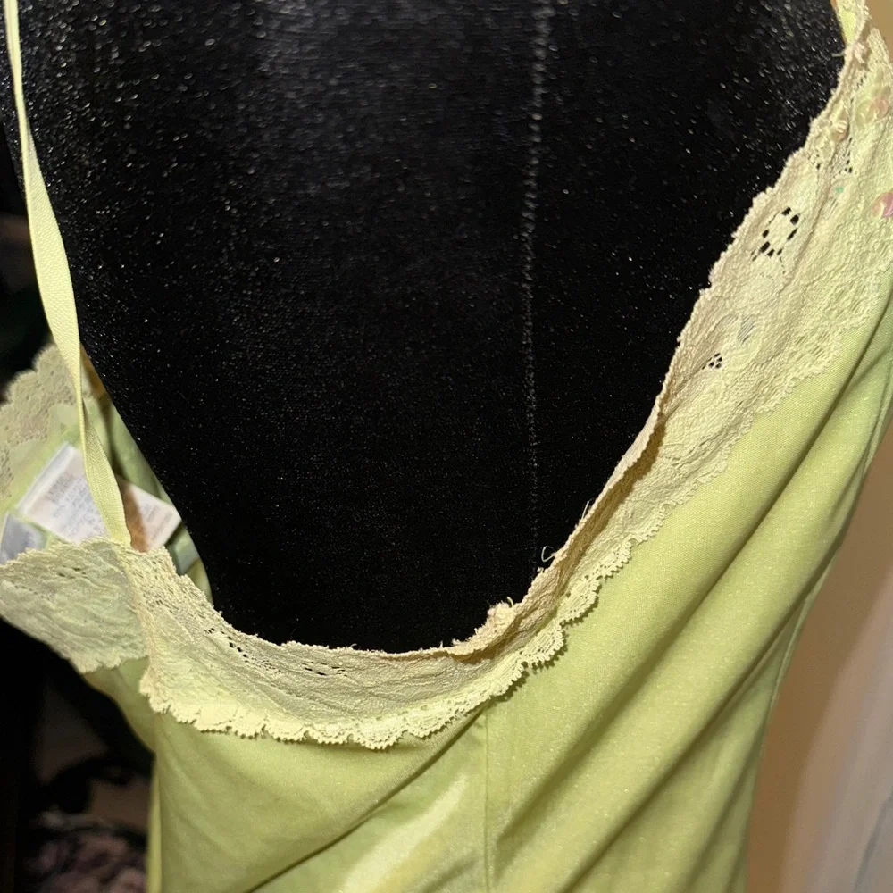 Elegant Light Green Camisole with Floral Details - Picture 11 of 16